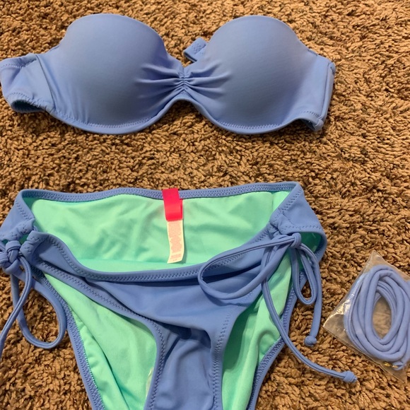 New Victoria’s Secret Bandeau Bikini and bottoms - Picture 5 of 6